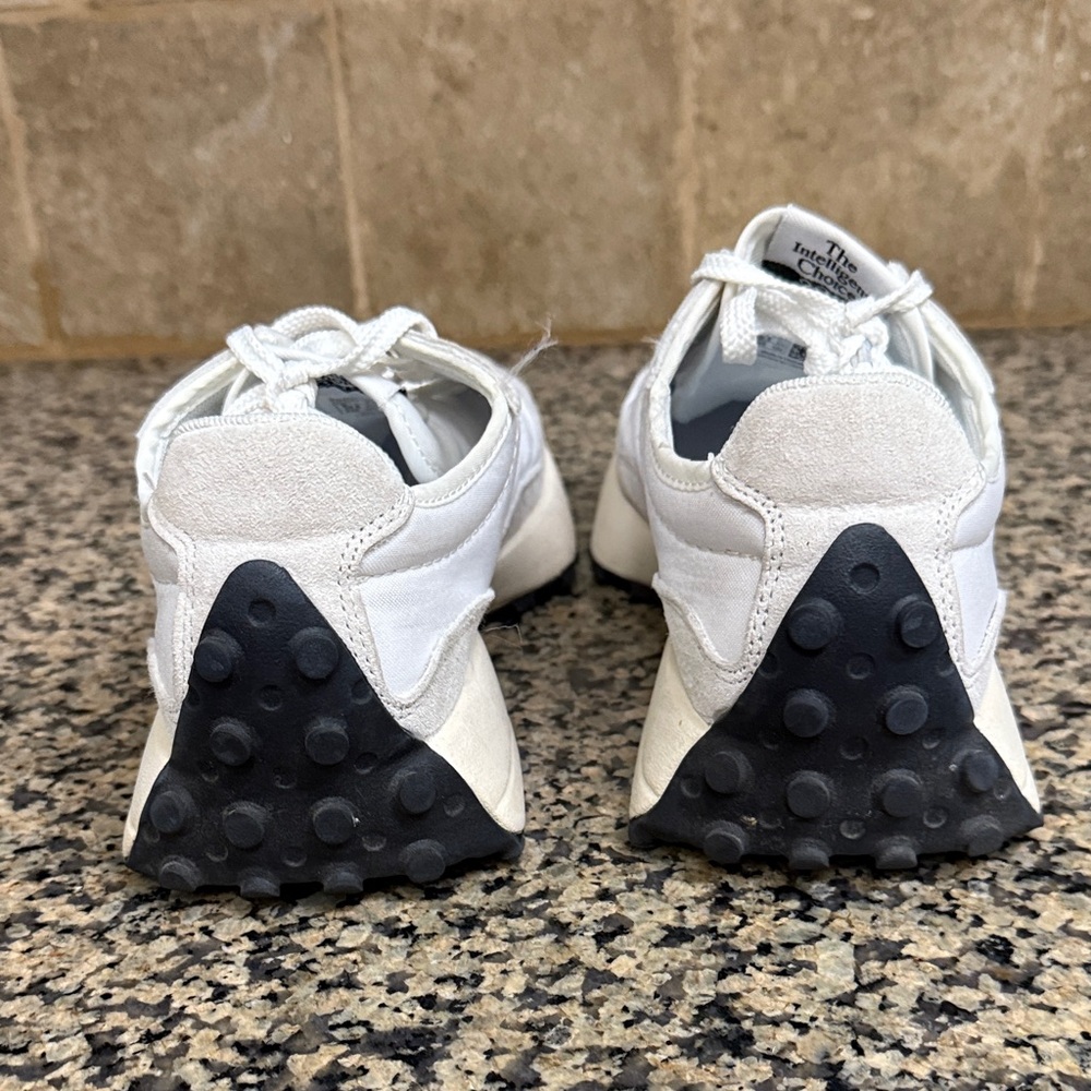New Balance 327 Sneakers - Picture 4 of 7
